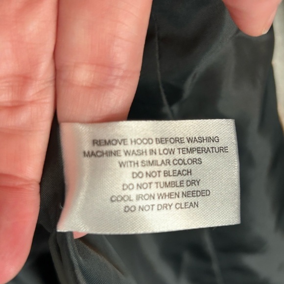 Gallery Women’s Black Knee Length Puffer Coat Size Medium. Warm Capsule Winter - Picture 7 of 10